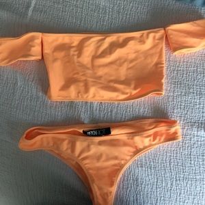 Never worn (no tags) Beach Riot bathing suit